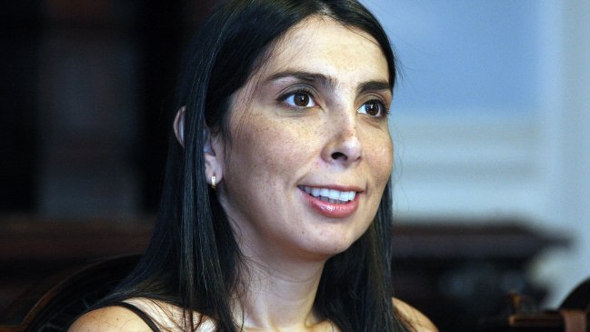 Consejo Metropolitano de RN rechazó nueva candidatura de Karla Rubilar