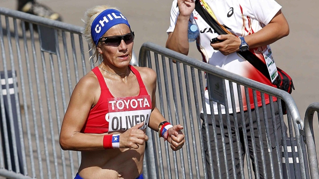 Erika Olivera no pudo culminar el maratón en el Mundial de Moscú