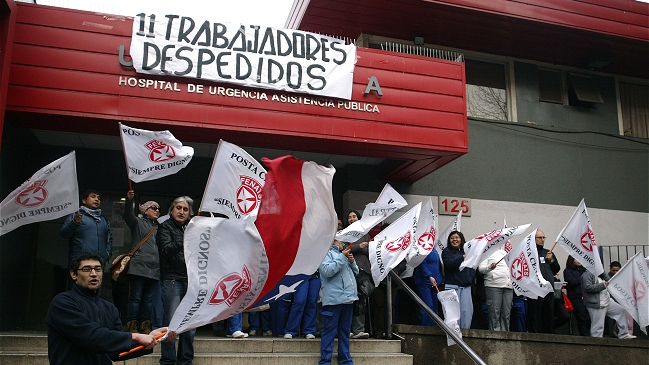 Familia de joven fallecido en ex Posta Central apuntan responsabilidad de Hospital Militar