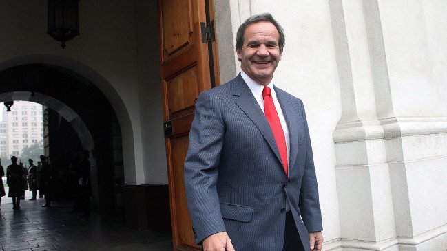 Allamand pidió a RN apoyar a Matthei 