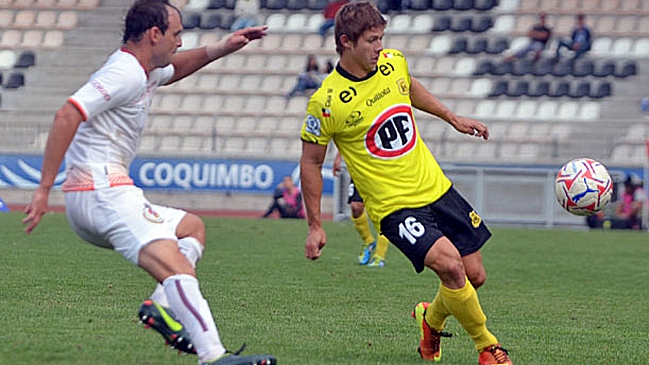 Unión Española sondea a atacante Cris Martínez para reforzar su ofensiva