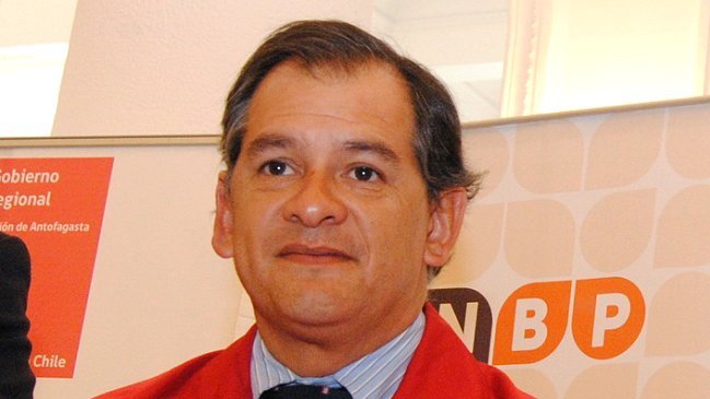 Gobierno anunció salida de dos intendentes