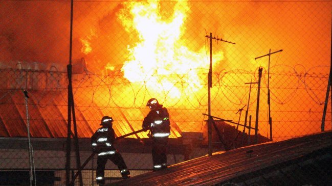 Incendio en la cárcel de Quillota dejó 24 heridos