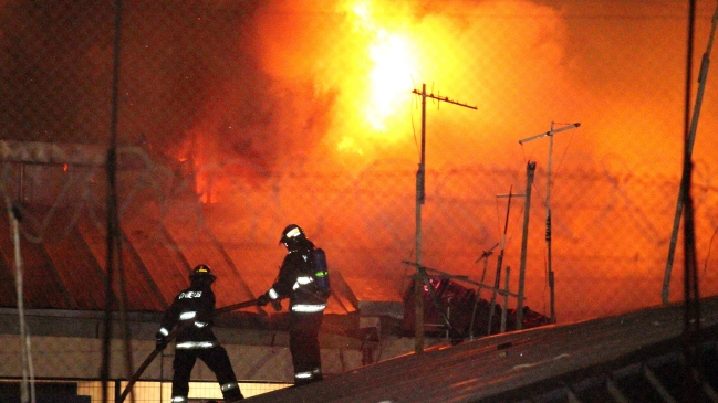 Incendio afectó a la cárcel de Quillota