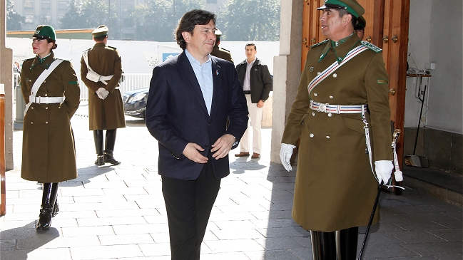 Golborne tras cita con Chadwick: Las puertas de La Moneda están abiertas a todos