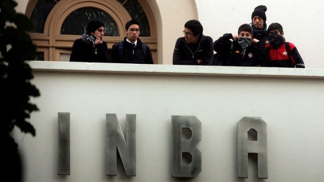 Profesores y alumnos del INBA denuncian deficiencias en la reconstrucción