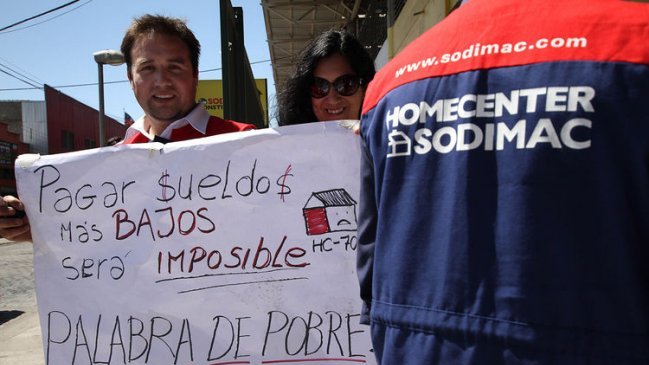 Trabajadores de bodega de Sodimac cumplieron una semana en huelga