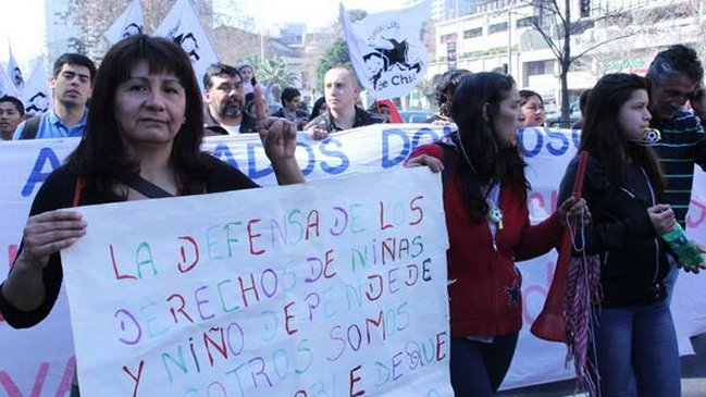 Marcha reunió a defensores de los derechos del niño en Santiago
