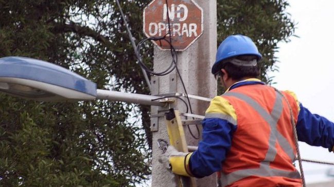 Empresas eléctricas anticipan fuertes alzas en las cuentas para 2015