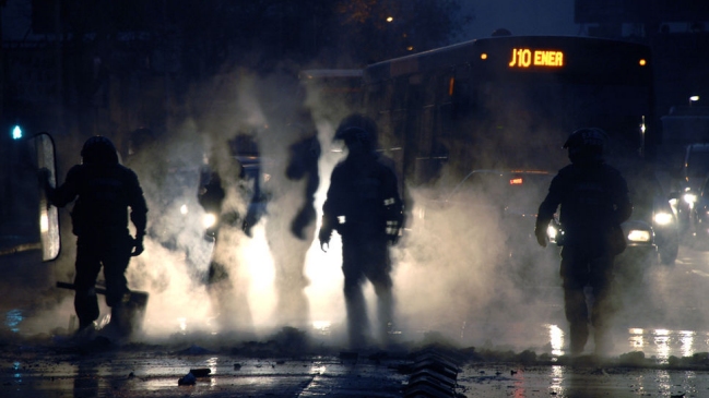 Barricadas y manifestaciones se registran en dos puntos de Santiago