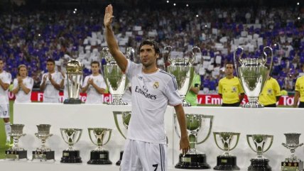 Raúl volvió a lucir la camiseta de Real Madrid en el Trofeo "Santiago Bernabéu"