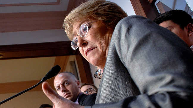 Bachelet y conflictos medioambientales: Que la institucionalidad funcione