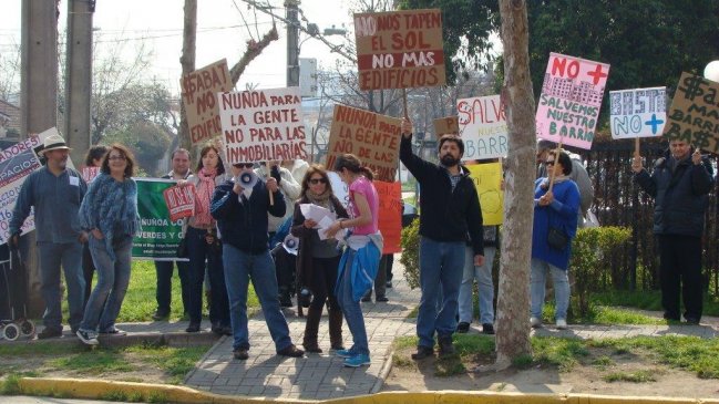 Vecinos protestaron por destrucción de barrio en Ñuñoa