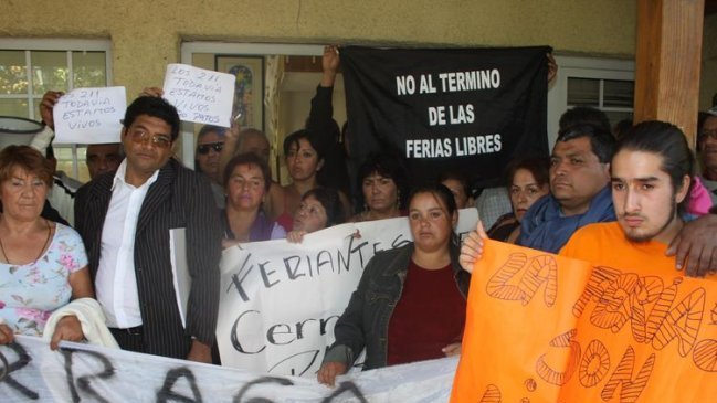 Feriantes se enfrentaron a Carabineros en Villa Alemana