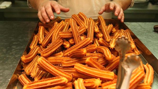 Sernac alertó sobre riesgosa receta de churros publicada por El Mercurio
