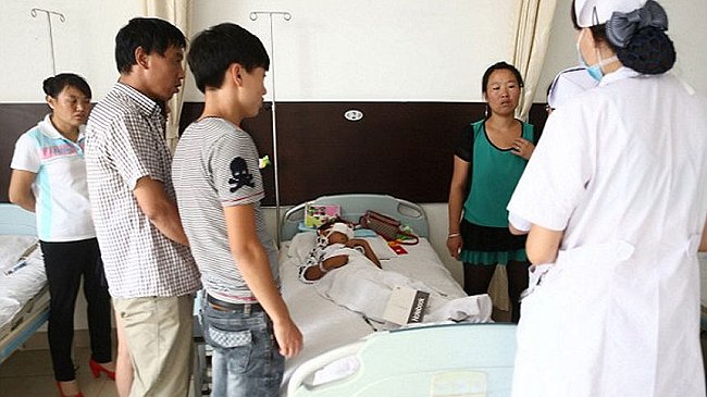 Policía china investiga ataque en el que le sacaron los ojos a un niño