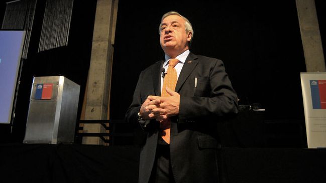 Diputados DC quieren interpelar a ministro de Salud