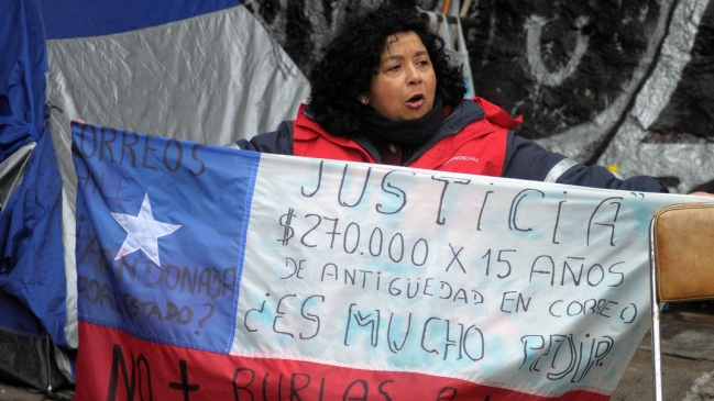 Trabajadores de Correos retornan a sus labores tras acuerdo económico