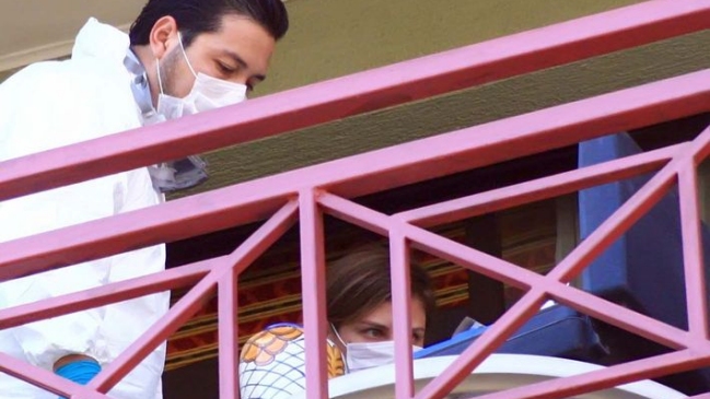 Carabineros y PDI investigan muerte de hombre que cayó desde edificio en La Cisterna