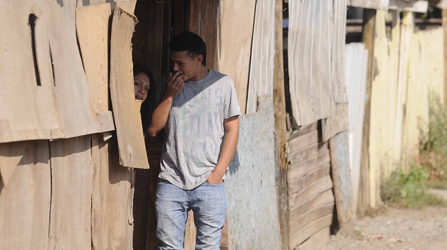 La pobreza reduce la capacidad mental, según un estudio