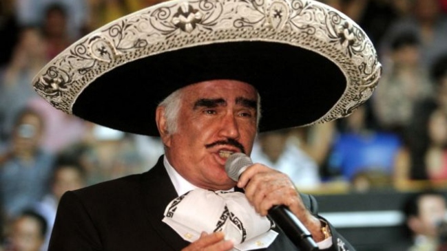 Vicente Fernández salió del hospital tras trombosis pulmonar