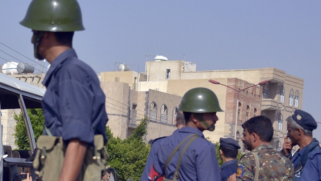 Primer ministro yemení salió ileso de un intento de asesinato