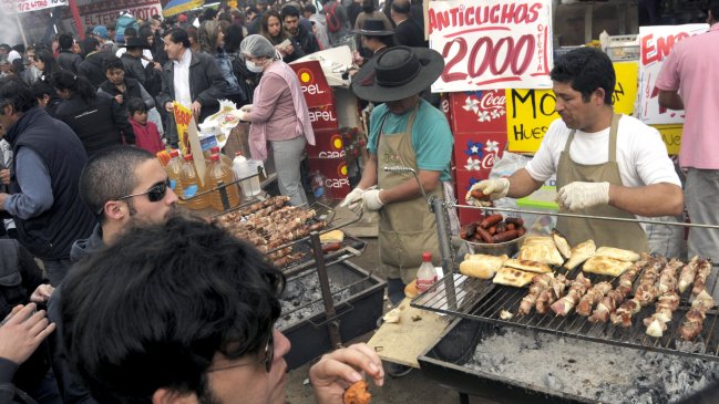 Estudio: Familia promedio gasta 400 mil pesos en Fiestas Patrias