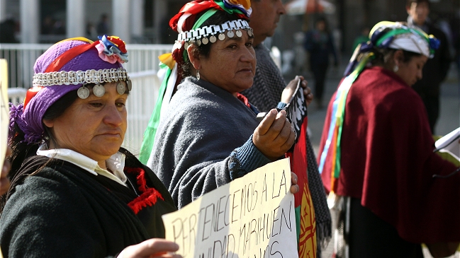 Encuesta Cooperativa: Siete de cada 10 chilenos apoyan las demandas mapuche