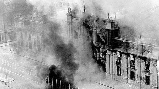 Sólo Matthei ha confirmado que irá a conmemoración del golpe en La Moneda