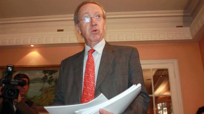 Director CERC: Moreira se atreve a decir lo que otros callan