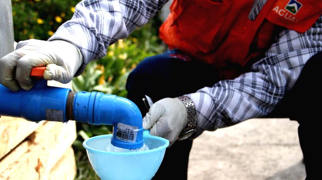 Aguas Andinas repuso servicio interrumpido en cinco comunas