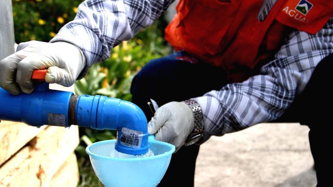 Aguas Andinas repuso servicio interrumpido en cinco comunas