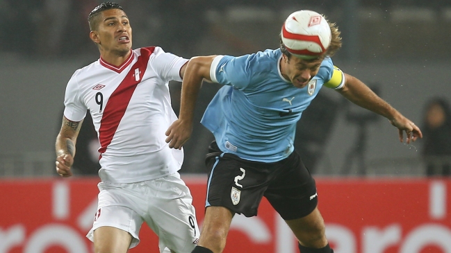 Uruguay venció a Perú y mantuvo sus chances intactas para clasificar al Mundial 2014