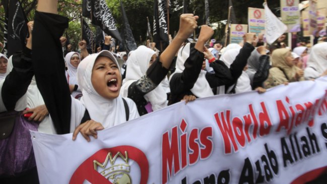 Protestas de musulmanes en Indonesia obligan a cambiar sede de final de Miss Mundo