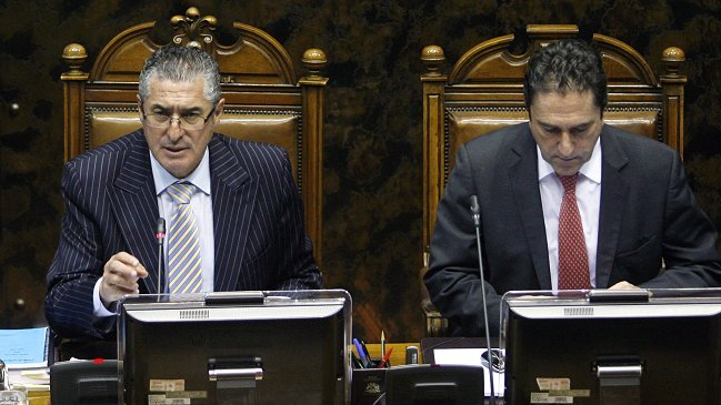 Rechazos complican aprobación de cambios al binominal en el Senado