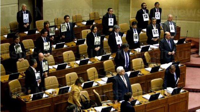 Cámara de Diputados guardó minuto de silencio para conmemorar 40 años del golpe