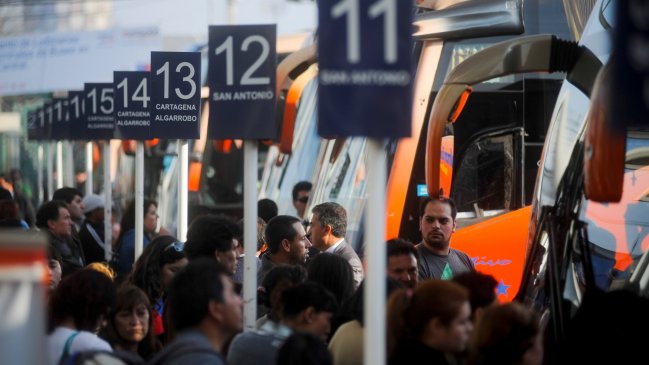 Sernac denunciará irregularidades en alzas en tarifas de buses a la FNE