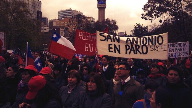 Trabajadores del Registro Civil esperan reunión tras nueva marcha