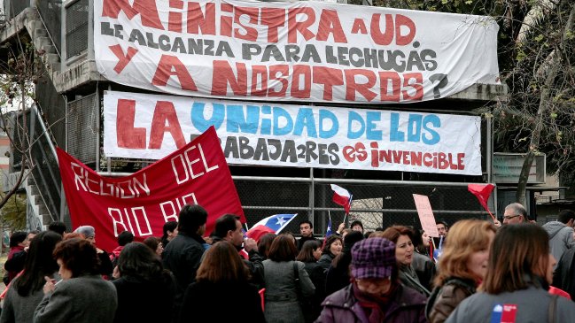 Trabajadores del Registro Civil: Si la ministra nos llama el 18 ó el 19, ahí estaremos