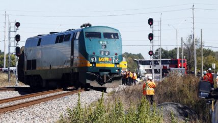   El accidente entre un bus y un tren que enluta a Canadá 