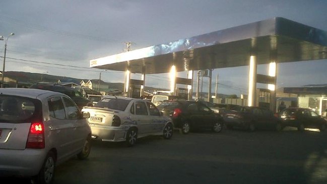 Quinientos vehículos cruzan diariamente a Argentina para comprar bencina barata