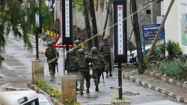 Asalto en Kenia: Reportan nuevos disparos y una explosión en mall