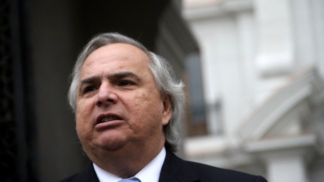 Chadwick a los funcionarios del Registro Civil: 