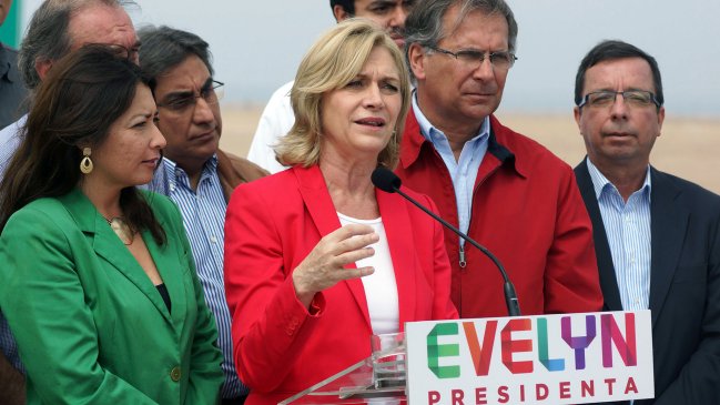 Evelyn Matthei realiza primer acto masivo de campaña