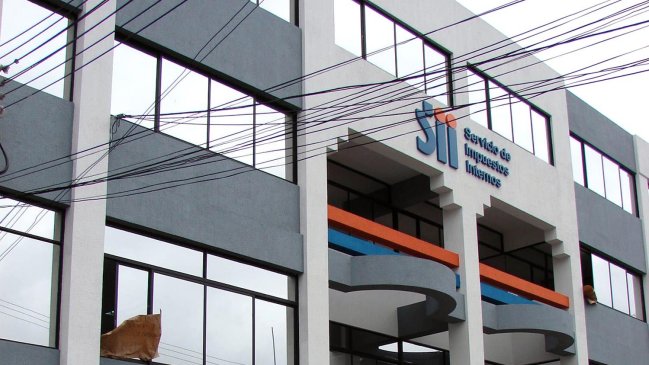 Funcionarios del SII exigen pronta negociación al Gobierno