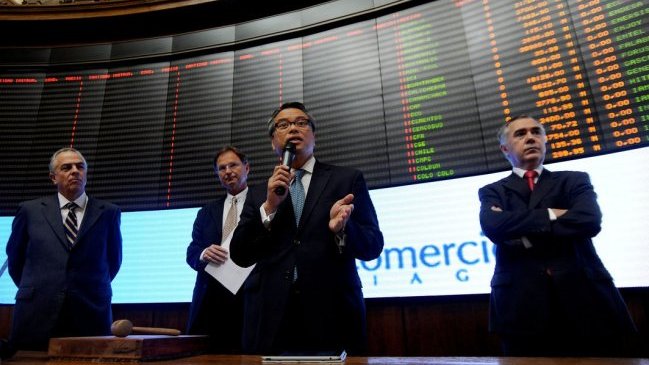 Walmart evalúa compra de acciones de su filial en Chile