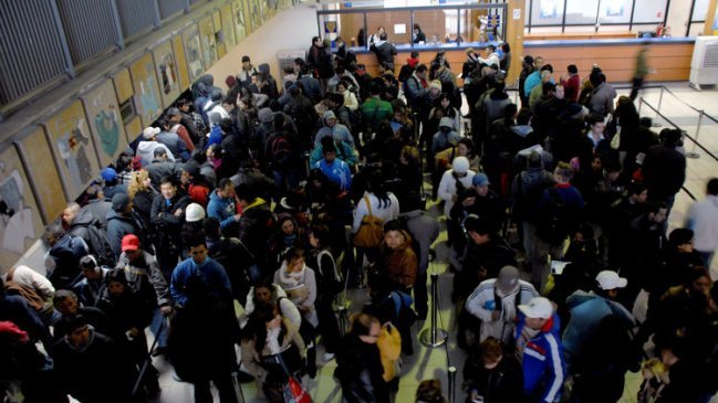 Largas filas marcan segunda jornada de 