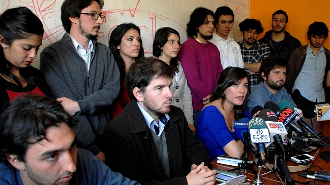 Ex dirigentes estudiantiles candidatos al Congreso adhirieron a nueva marcha