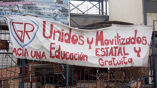 Estudiantes tomaron el Liceo Guillermo Rivera de Viña del Mar