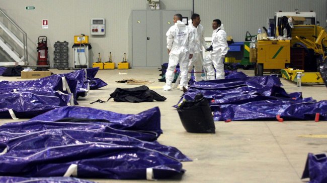 Pesqueros italianos no ayudaron a inmigrantes durante el naufragio por 